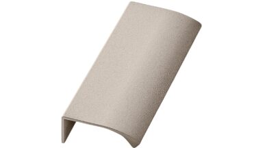 Griffleiste EDGE-Straight Aluminium - Beige - 100 mm lang vor weißem Hintergrund