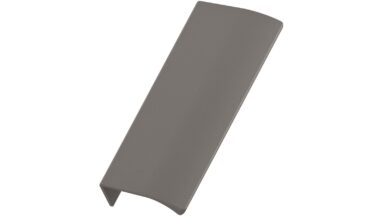 Griffleiste EDGE-Straight Aluminium - Grau - 100 mm lang  vor weißem Hintergrund