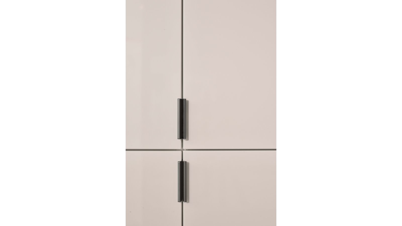 Griffleiste EDGE-Straight Aluminium - Grau - 100 mm lang  vor weißem Hintergrund