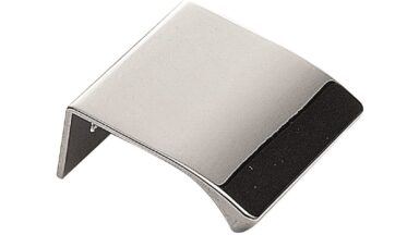 Griffleiste EDGE-Straight Aluminium - Glanz verchromt - 40 mm lang vor weißem Hintergrund