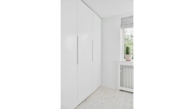 Griffleiste EDGE-Straight Aluminium - Matt weiß - 600 mm lang  vor weißem Hintergrund