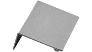Griffleiste SHEET Aluminium - Edelstahloptik - 60 mm lang  vor weißem Hintergrund