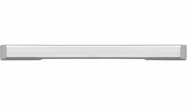 Griff Bad-Reichenhall Druckguss chrom glänzend - 108 mm lang  vor weißem Hintergrund
