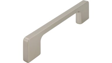 Griff Bad-Reichenhall Druckguss edelstahleffekt - 140 mm lang vor weißem Hintergrund