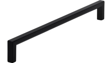 Griff Bruckmühl Druckguss schwarz matt pulverbeschichtet - 232 mm lang vor weißem Hintergrund