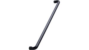 Griff CARVE Zink - Schwarz matt - 333 mm lang  vor weißem Hintergrund