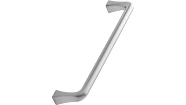 Griff CONCAVE Zink - Edelstahloptik - 173 mm lang vor weißem Hintergrund