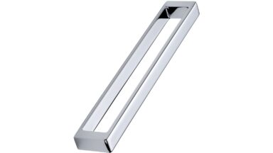 Griff CUBICO Zink - Glanz verchromt - 202 mm lang vor weißem Hintergrund