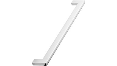 Griff FLAT Zink - Glanz verchromt - 270 mm lang vor weißem Hintergrund