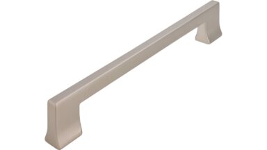 Griff Gommern Druckguss edelstahleffekt - 180 mm lang vor weißem Hintergrund