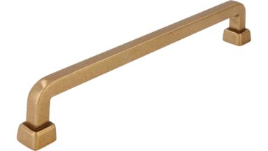 Griff Grünwald Druckguss messingfarbig getrommelt matt - 173 mm lang  vor weißem Hintergrund