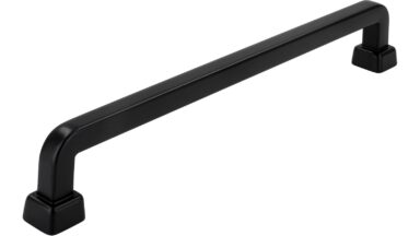 Griff Grünwald Druckguss schwarz matt pulverbeschichtet - 173 mm lang  vor weißem Hintergrund