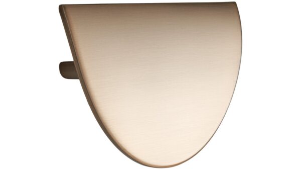 Griff HORIZON-LARGE Zink - Messing gebürstet - 140 mm lang vor weißem Hintergrund