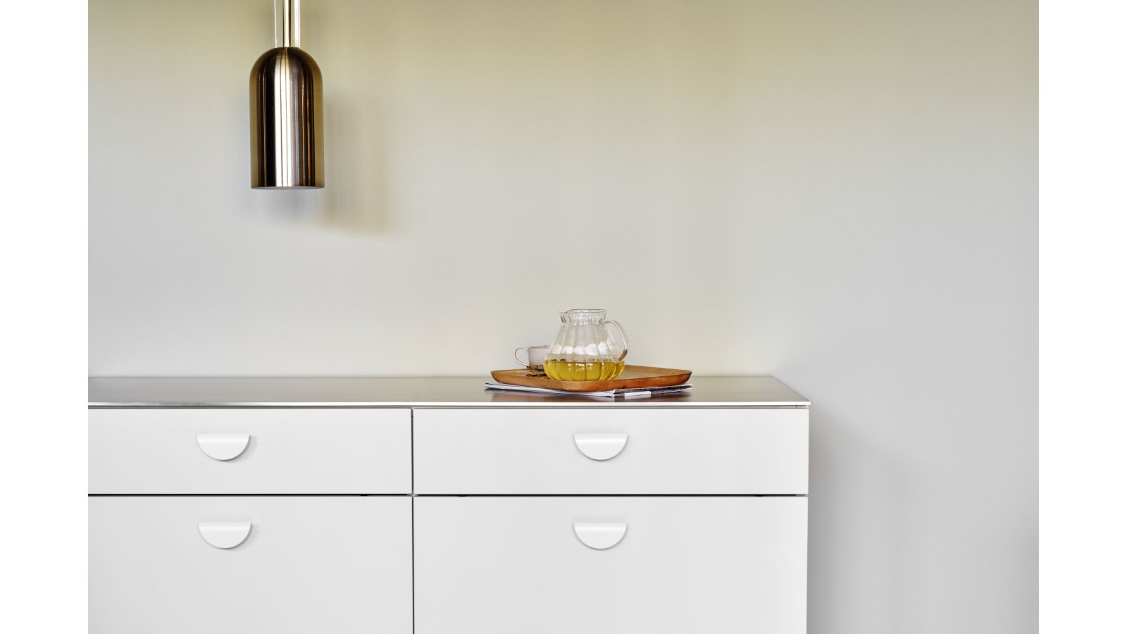 Griff HORIZON-SMALL Zink - Matt weiß - 80 mm lang  vor weißem Hintergrund