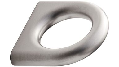 Griff LUCK Zink - Edelstahloptik - 41 mm lang vor weißem Hintergrund