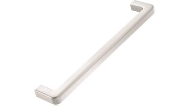 Griff MANGO Zink - Edelstahloptik - 204 mm lang  vor weißem Hintergrund
