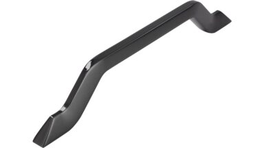 Griff Neuenburg Druckguss Schwarz chrom - 186 mm lang  vor weißem Hintergrund