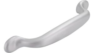 Griff Porta-Westfalica Druckguss chrom matt - 131 mm lang  vor weißem Hintergrund