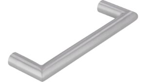 Griff Schwaikheim Edelstahl fein geschliffen - 106 mm lang  vor weißem Hintergrund
