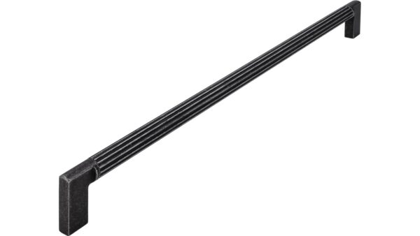 Griff Stripes Aluminium/Druckguss eisenfarbig getrommelt matt eisenfarbig getrommelt matt - 334 mm lang  vor weißem Hintergrund