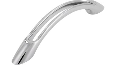 Griff Töging Druckguss chrom glänzend - 135 mm lang  vor weißem Hintergrund