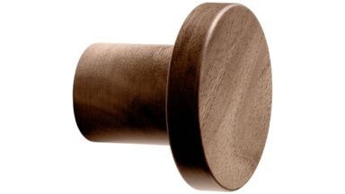 Knopf CIRCUM Holz Nussbaum - Lackiert - 33 mm lang vor weißem Hintergrund