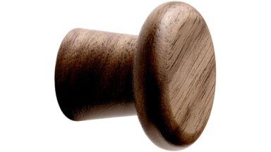 Knopf CLASSIS2 Holz Nussbaum - Lackiert - 25 mm lang vor weißem Hintergrund