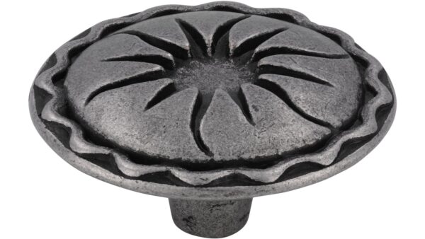 Knopf Ennepetal Druckguss zinnfarbig - 44 mm lang  vor weißem Hintergrund