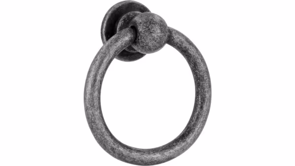 Knopf Fehmarn Druckguss - Stahl eisenfarbig getrommelt matt - 40 mm lang  vor weißem Hintergrund