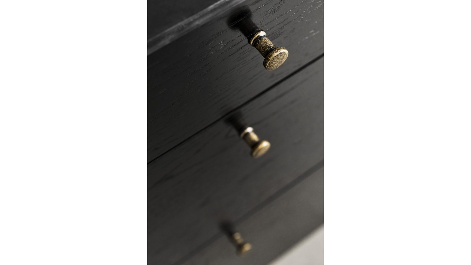 Knopf GATE2 Zink - Messing antik - 18 mm lang  vor weißem Hintergrund