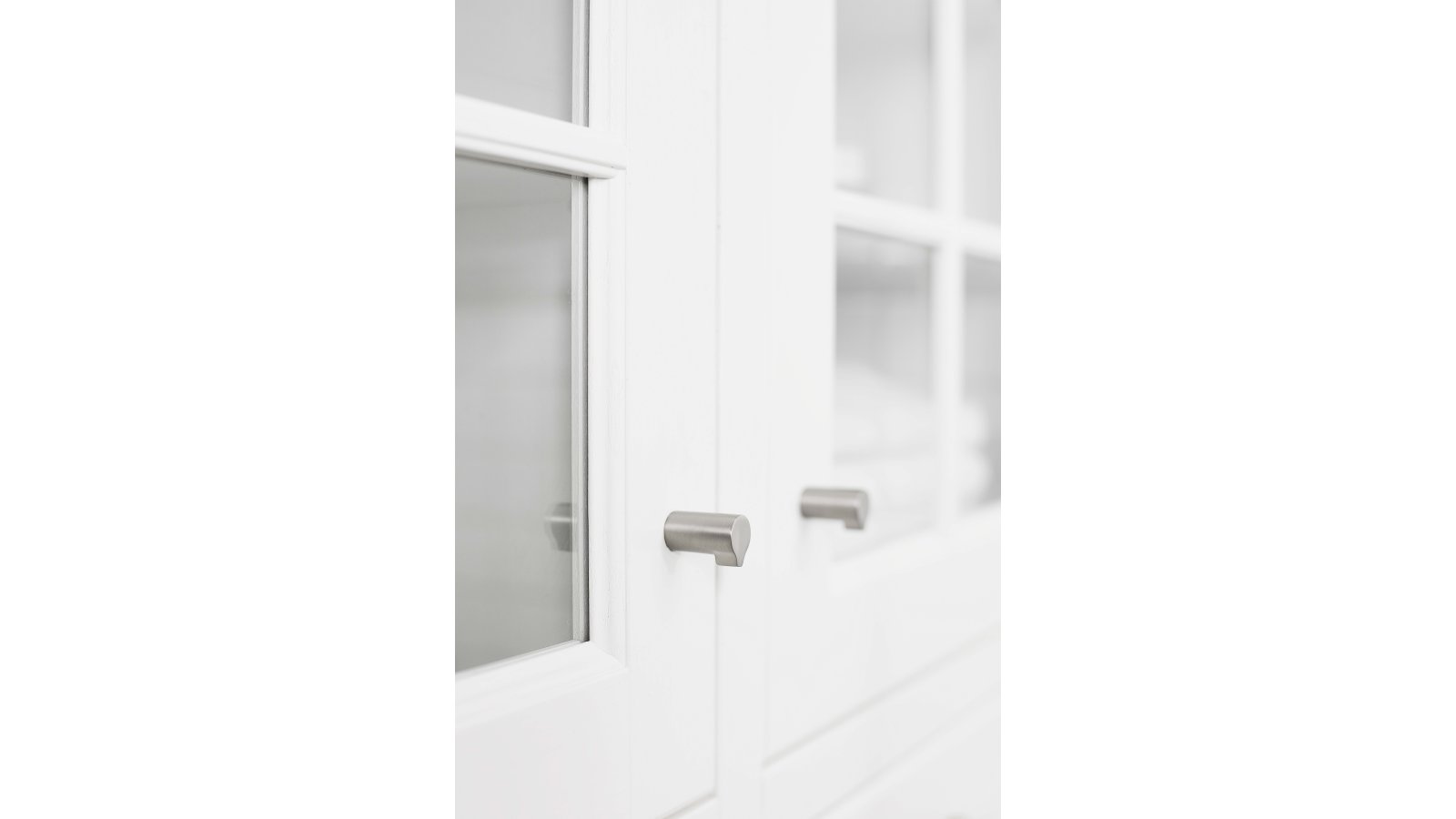 Knopf SCOPE Zink - Edelstahloptik - 30 mm lang  vor weißem Hintergrund