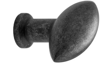 Knopf ZEPPELIN Zink - Grau antik - 52 mm lang  vor weißem Hintergrund