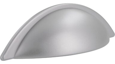 Muschel Dormagen Kunststoff metallisiert weißaluminium - 113 mm lang  vor weißem Hintergrund