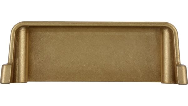 Muschelgriff Ostbevern Druckguss messingfarbig getrommelt matt - 78 mm lang  vor weißem Hintergrund