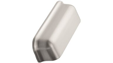 Muschelgriff PORT Zink - Edelstahloptik - 112 mm lang vor weißem Hintergrund