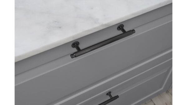 Stangengriff VILLA Zink - Schwarz Nickel - 178 mm lang  vor weißem Hintergrund