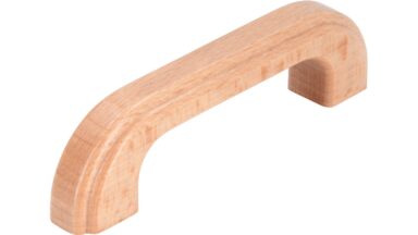 Griff Wernau Holz buche natur lackiert - 112 mm lang vor weißem Hintergrund