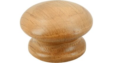 Knopf Rudersberg Holz eiche natur lackiert - 44 mm lang vor weißem Hintergrund