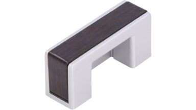 Griffleiste Bad-Doberan Kunststoff metallisiert weißaluminium bedruckt braun - 44 mm lang vor weißem Hintergrund