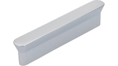 Griffleiste Engelskirchen Zinkdruckguß - chrom glänzend - 111 mm lang vor weißem Hintergrund