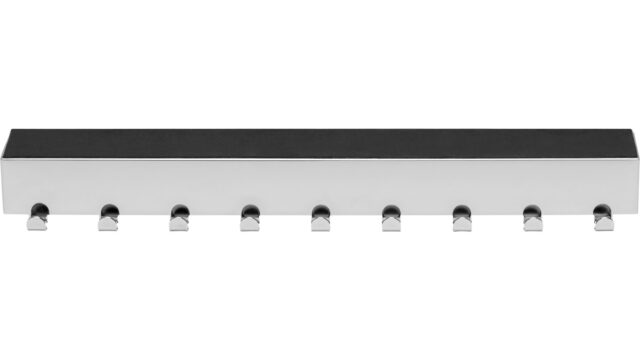 Hakenleiste Kyritz Stahl - Gummi chrom glänzend schwarz - 513 mm lang  vor weißem Hintergrund