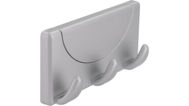 Haken Buxtehude Kunststoff metallisiert - weißaluminium - 103 mm lang  vor weißem Hintergrund