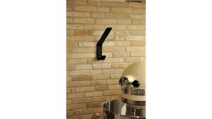 Haken Grünberg Aluminium schwarz matt pulverbeschichtet - 120 mm lang  vor weißem Hintergrund