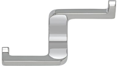 Haken Kranenburg Druckguss chrom glänzend - 63 mm lang  vor weißem Hintergrund