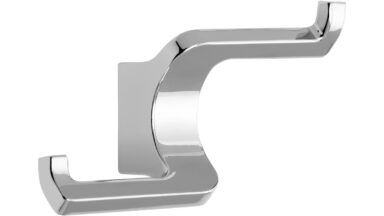 Haken Kranenburg Druckguss chrom glänzend - 63 mm lang  vor weißem Hintergrund