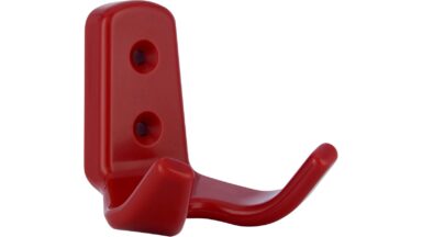 Haken Magdeburg Kunststoff rot - 62 mm lang  vor weißem Hintergrund