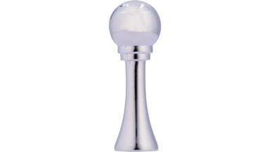 Haken Neunkirchen Druckguss chrom glänzend - 18 mm lang  vor weißem Hintergrund