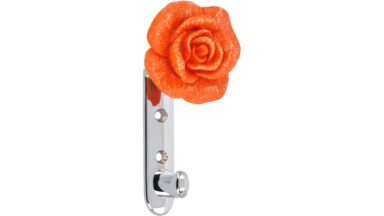 Haken Nidda Druckguss - Kunststoff chrom glänzend orange - 124 mm lang vor weißem Hintergrund