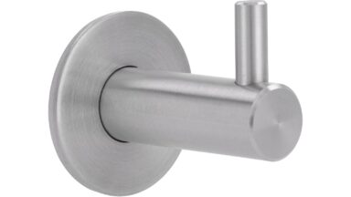 Haken Nottuln Edelstahl fein geschliffen - 38 mm lang  vor weißem Hintergrund