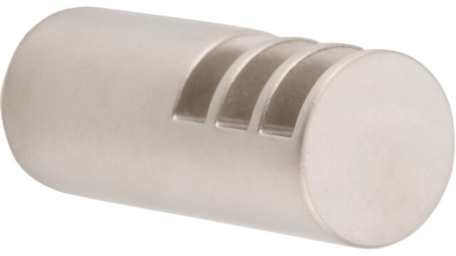 Haken Olsberg Druckguss matt vernickelt - 16 mm lang  vor weißem Hintergrund